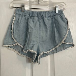 Active USA Lace Trim Short